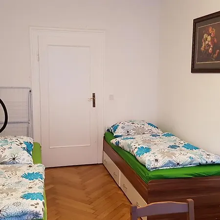 Διαμέρισμα Central Laim